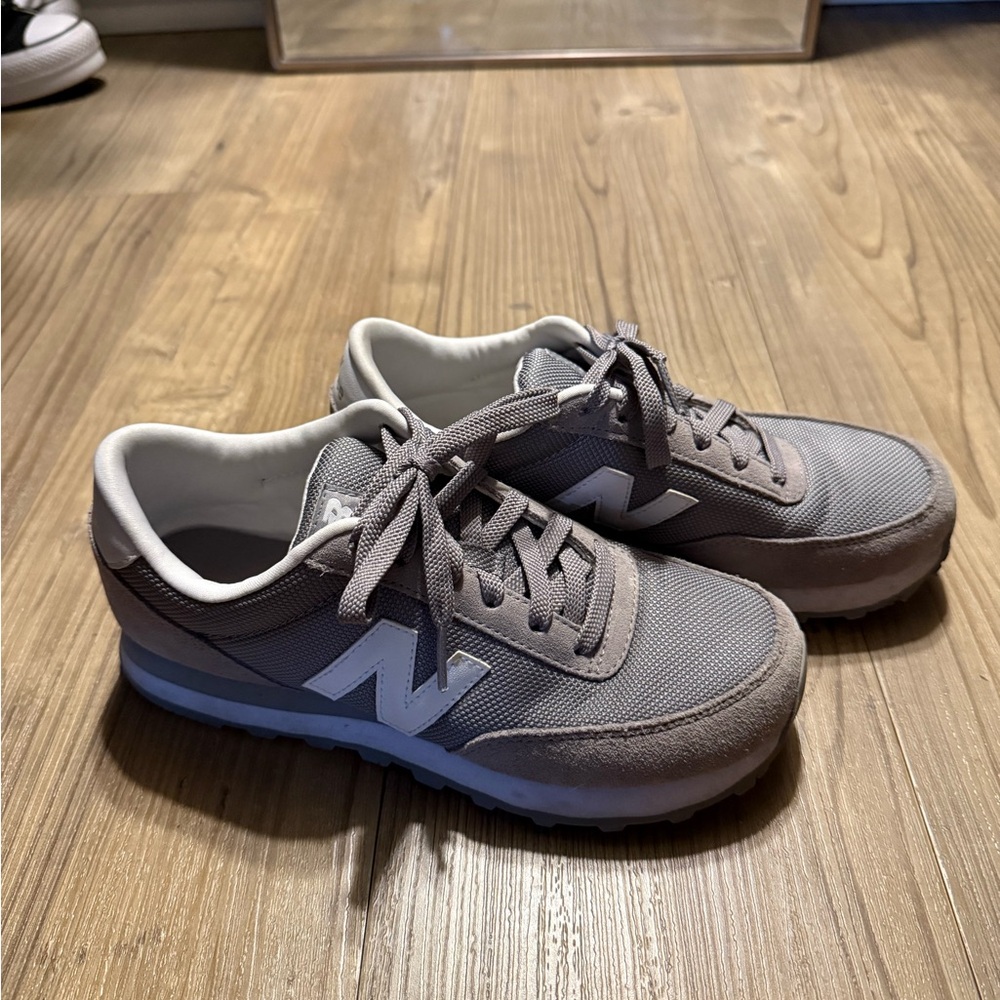 New Balance Gray Sneakers with Cushioned Sole and Suede Mesh Design